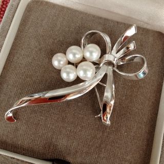 MIKIMOTO - 定番 ミキモト 月桂樹の葉彫り パールブローチ シルバー 美