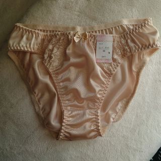 ブラ&ショーツセット (サテン)のフリマアイテム一覧