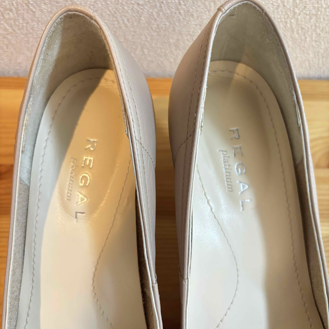 REGAL - REGAL platinumリーガル パンプス 本革 ベージュ 系 23cmの