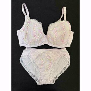 Wacoal - 白 ワコール サルートi65ブラジャー＆ショーツ ソングMの