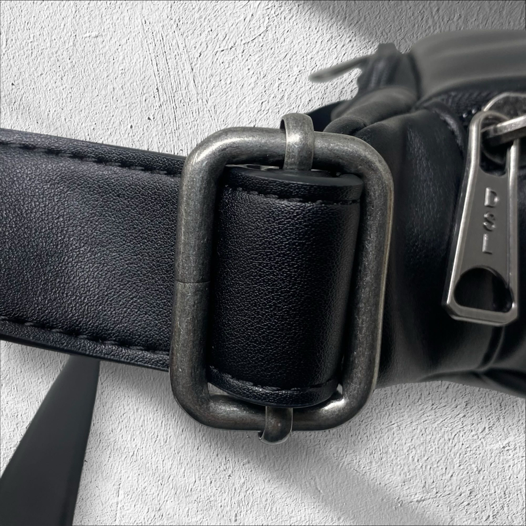 DIESEL - DIESEL ボディバッグ Dロゴエンボス ディーゼル ショルダー