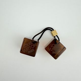 LOUIS VUITTON - ルイヴィトン シュシュ モノグラムシルエットの通販