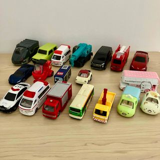 新品 カーズ ミニカー キングハウラー トレーラーセットの通販 by