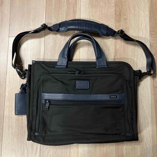 TUMI（ビジネスバッグ ・ ブルー・ネイビー/青色系）のフリマアイテム一覧
