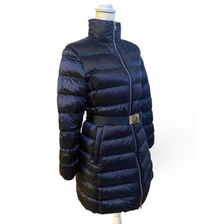 PRADA（ダウンコート）のフリマアイテム一覧