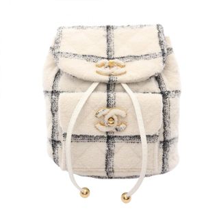 CHANEL（リュック/バックパック ・ ホワイト/白色系）のフリマアイテム一覧
