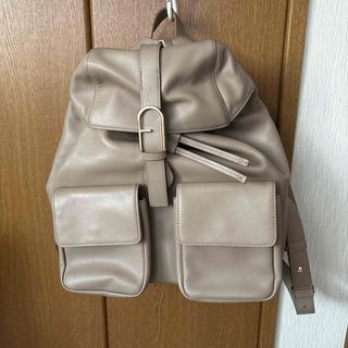 FURLA（ベージュ系）のフリマアイテム一覧