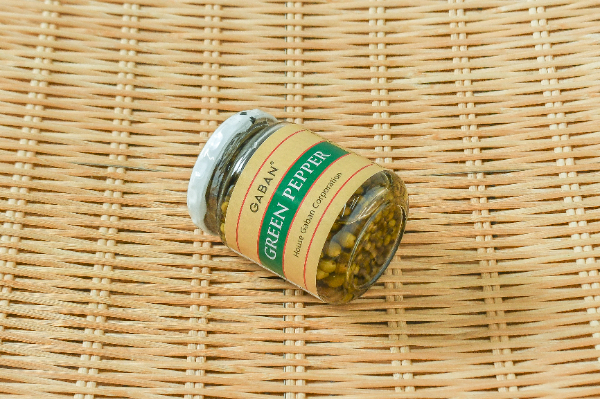 黒胡椒（粗挽き）（特選） 【業務用食材の仕入れなら八面六臂】