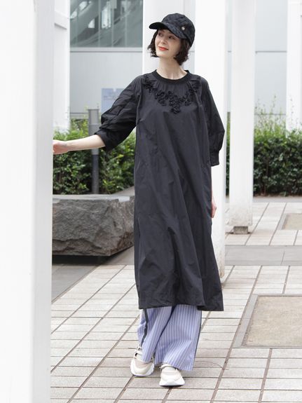 メモリーシャンブレーネックフラワーテープ刺繍ワンピース（その他