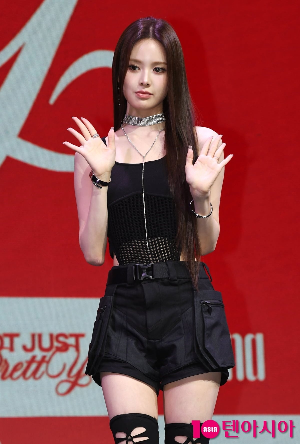 iznaのバン・ジミン、セカンドミニアルバム『Not Just Pretty』ショー