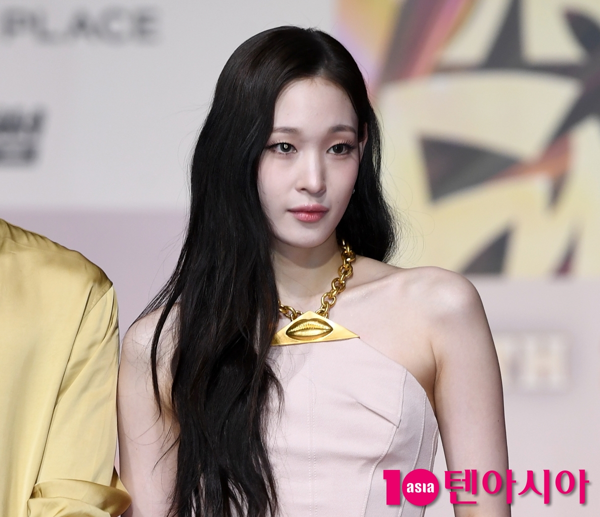 オールデイプロジェクトのア・ニー、2025 SBS歌謡大典のレッド