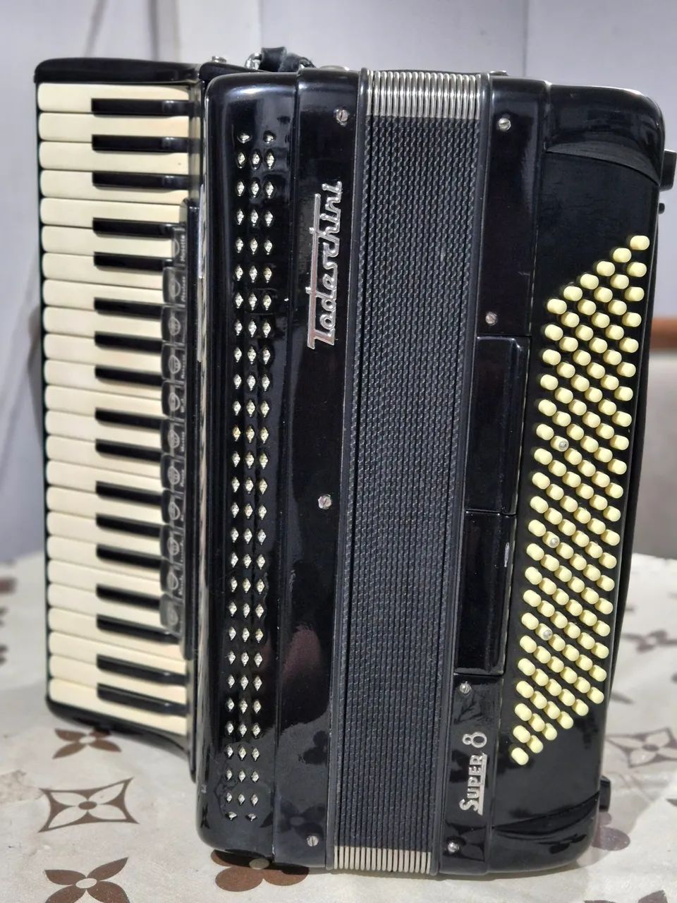 Acordeon Todeschini Super 8 - 1963 - Instrumentos musicais