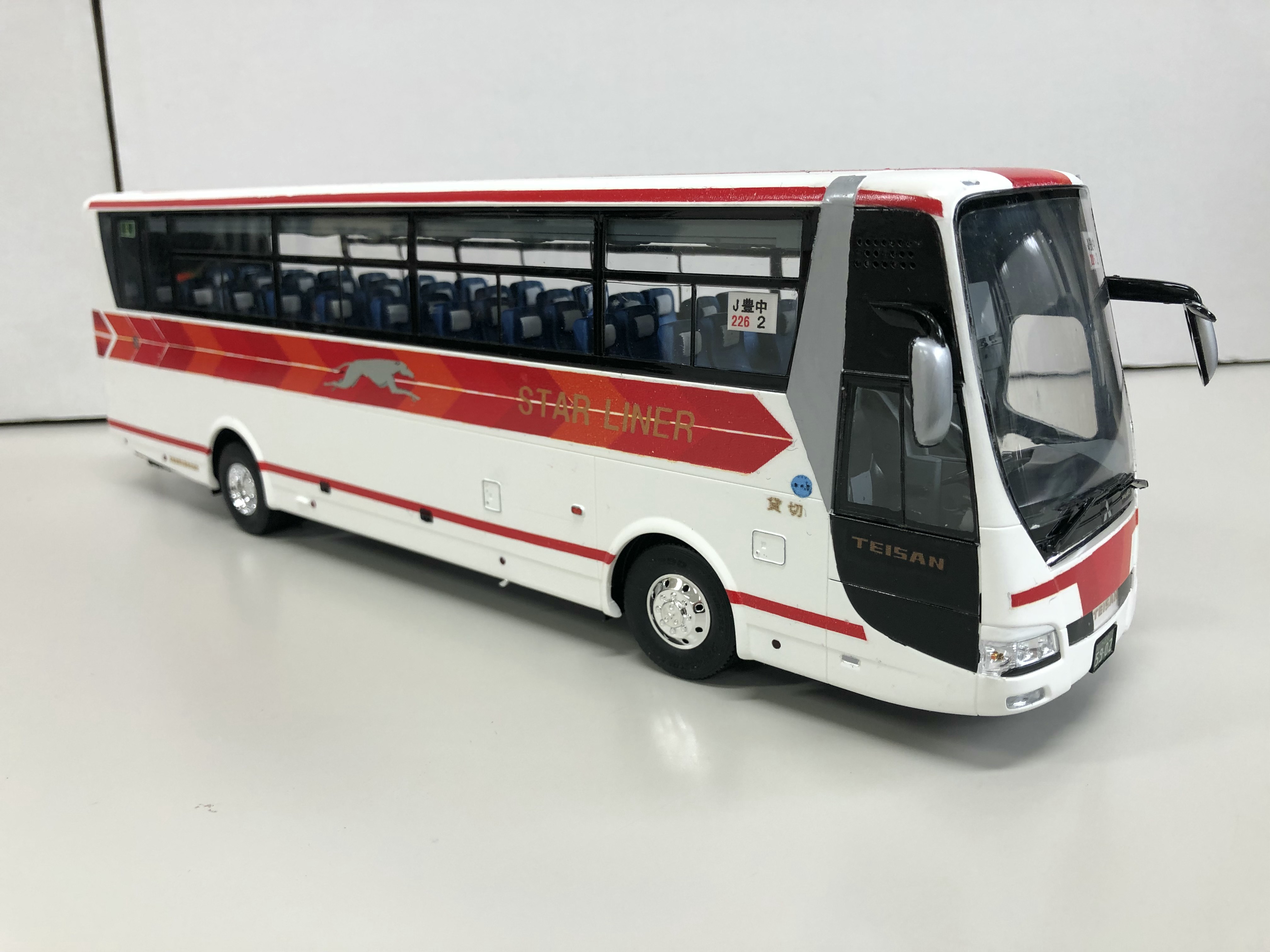 帝産観光バス 1/32フジミ 三菱ふそう エアロクイーン｜車・AUTO