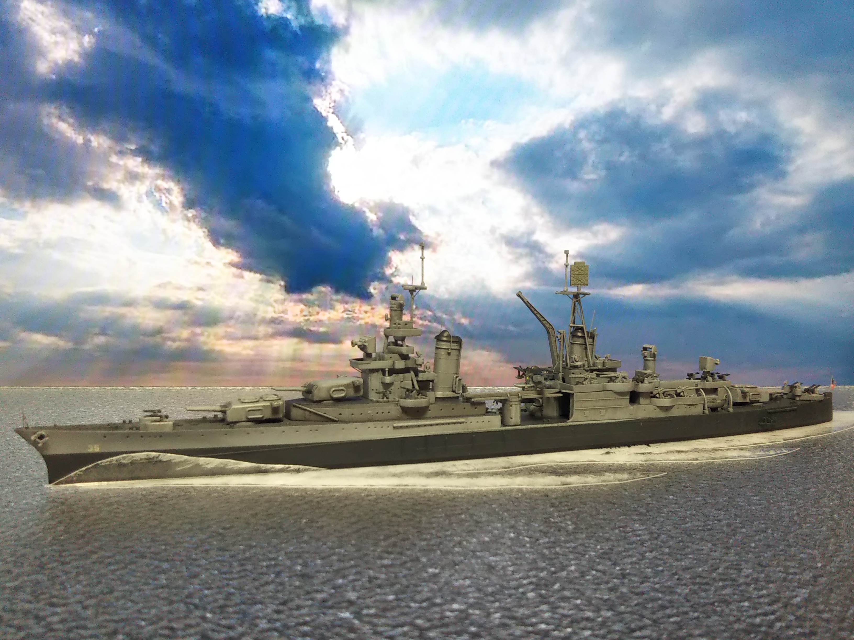 タミヤ 1/700 アメリカ海軍 重巡洋艦 「インディアナポリス」｜艦船