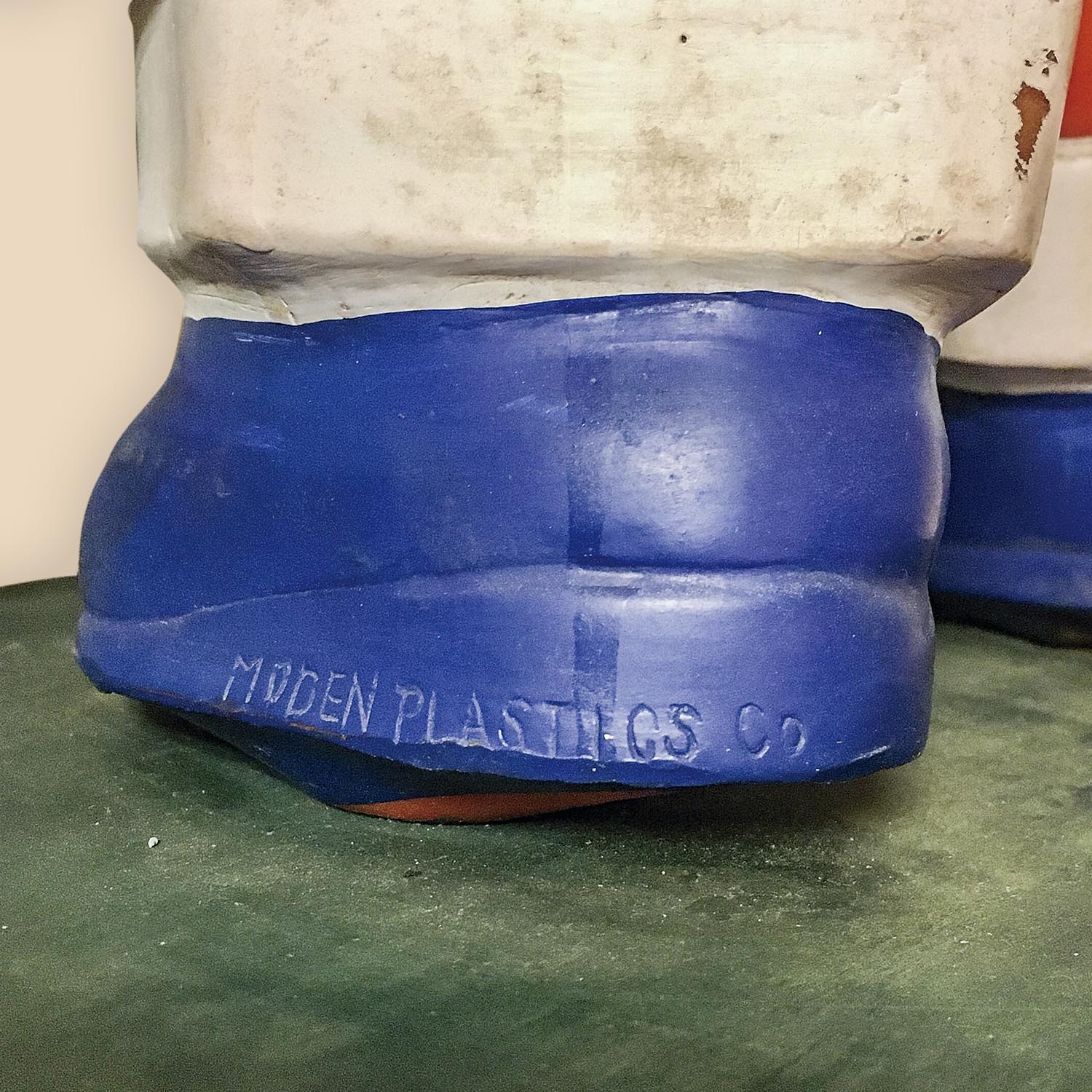 1022］ 不二家 店頭用首振りペコちゃん 木製台座