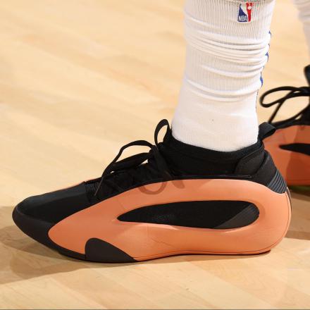 国内2月23日発売予定】 アディダス ハーデン VOL.8 ヘイジーカッパー