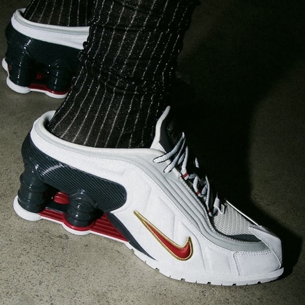 国内10月30日発売予定】マーティン・ローズ × ナイキ ショックス MR4