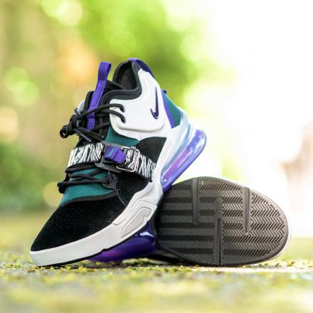 国内5月18日発売予定】 ナイキ エアフォース270 