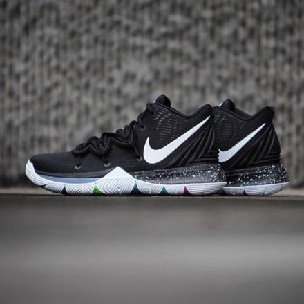国内12月13日発売予定】ナイキ カイリー 5 