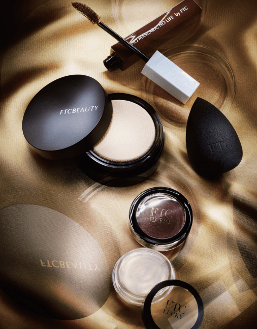 君島十和子さん渾身のアイシャドウ、キープ力が人気のマスカラにツヤ肌