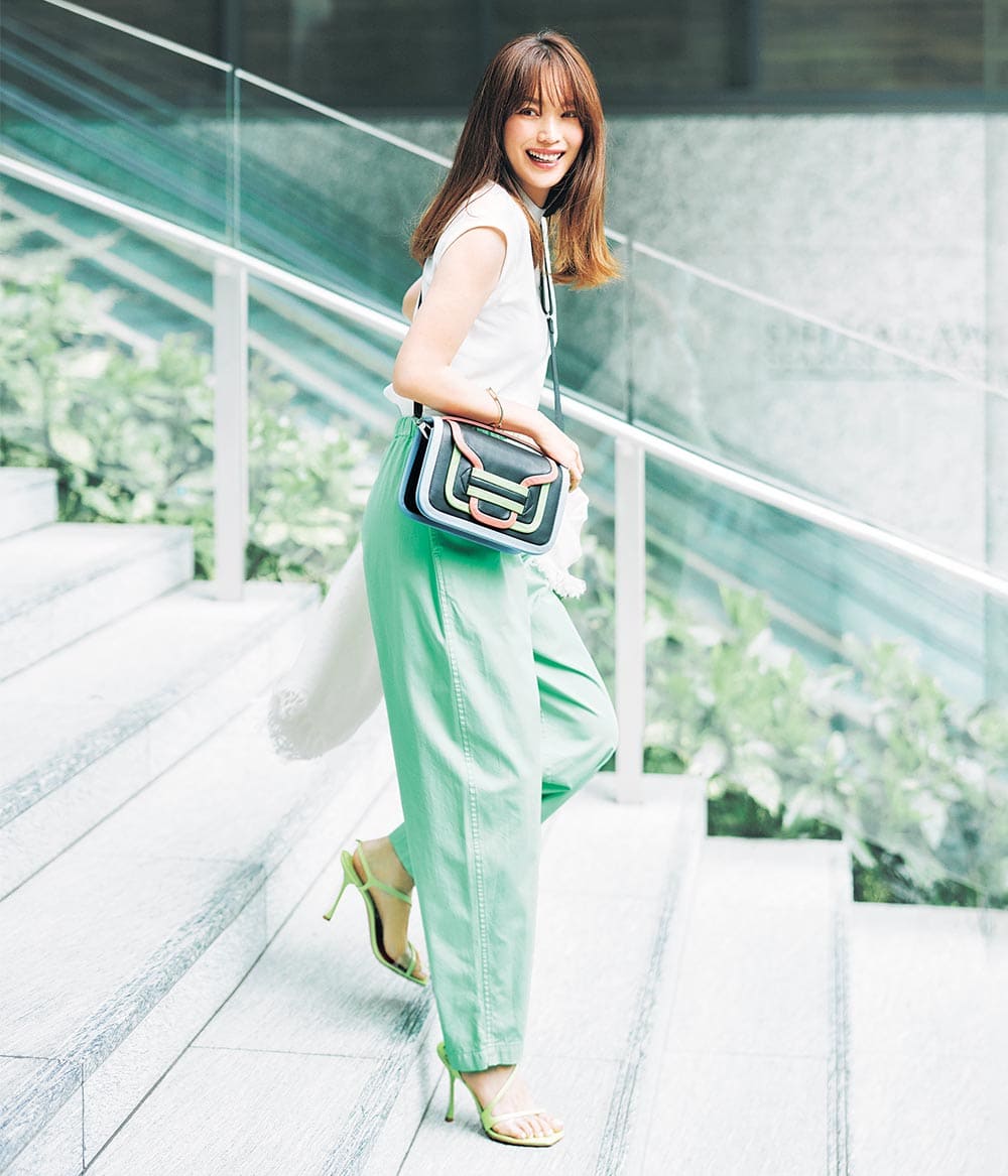 エビちゃん・蛯原友里さんが着こなす「デニム＆パンツ」コーデ17選