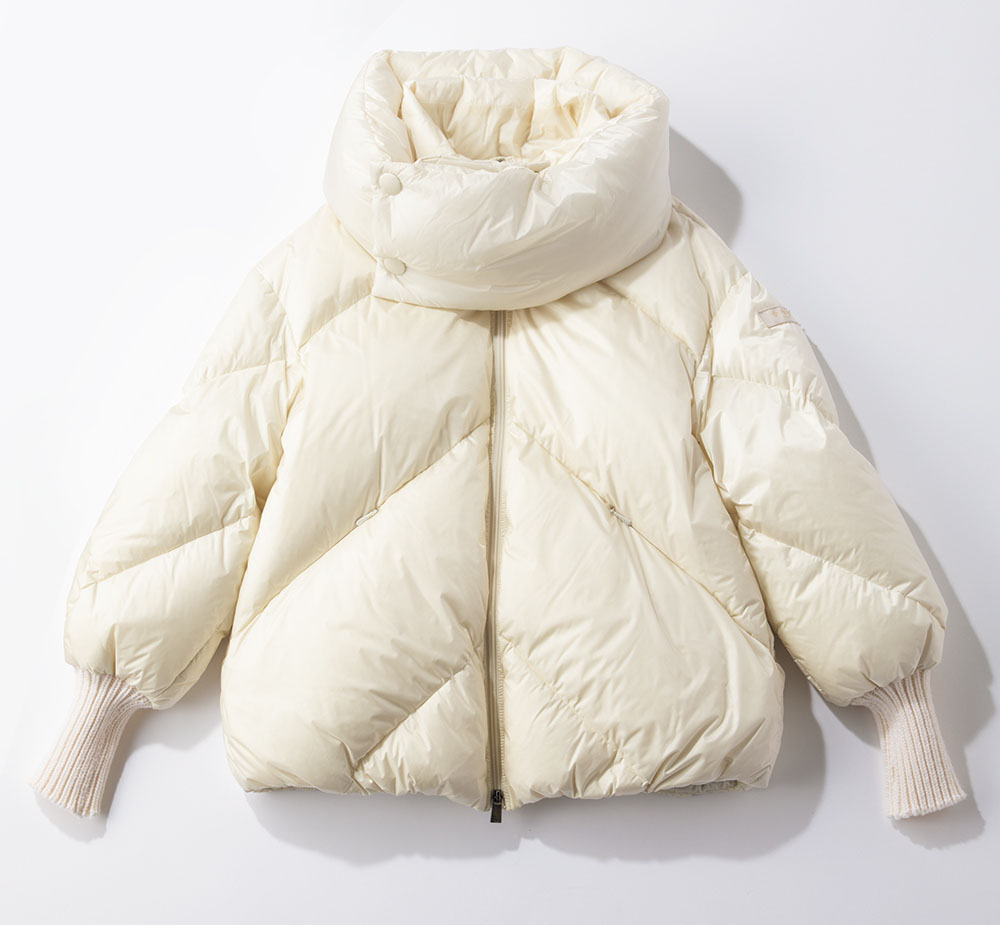 セールでも狙いたい！ただいま人気は「白系ショート丈ダウン」 – STORY