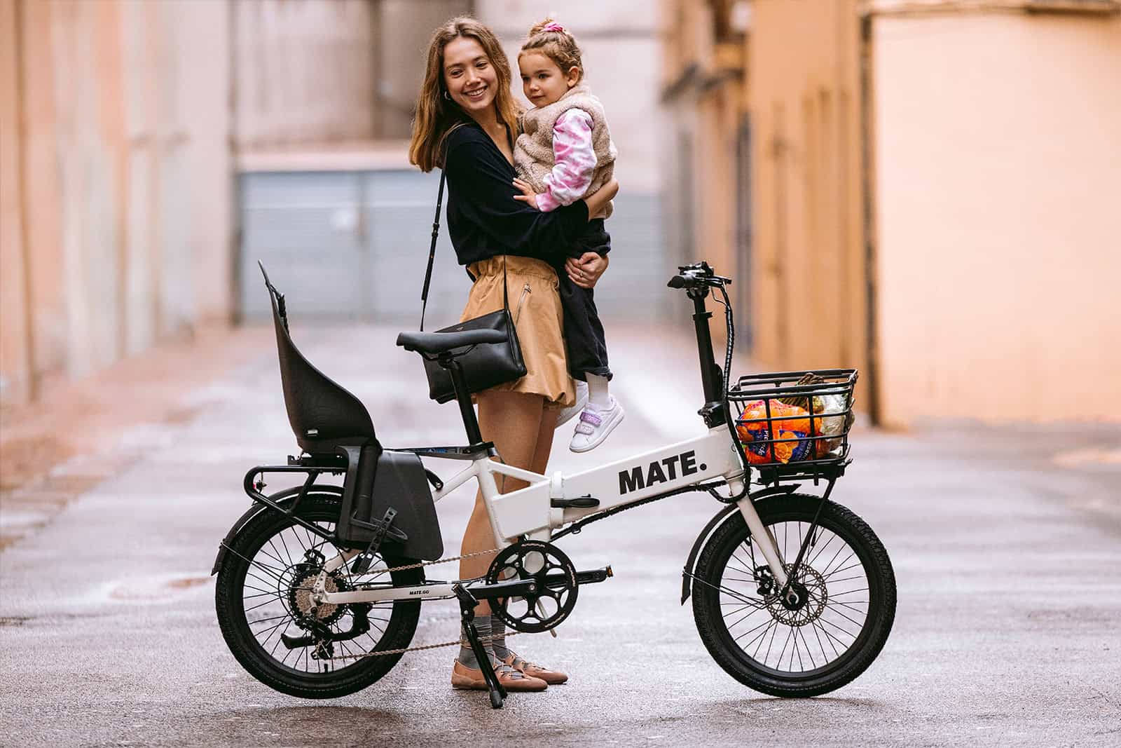 話題のe-BIKE「MATE.BIKE（メイトバイク）」からチャイルドシート対応