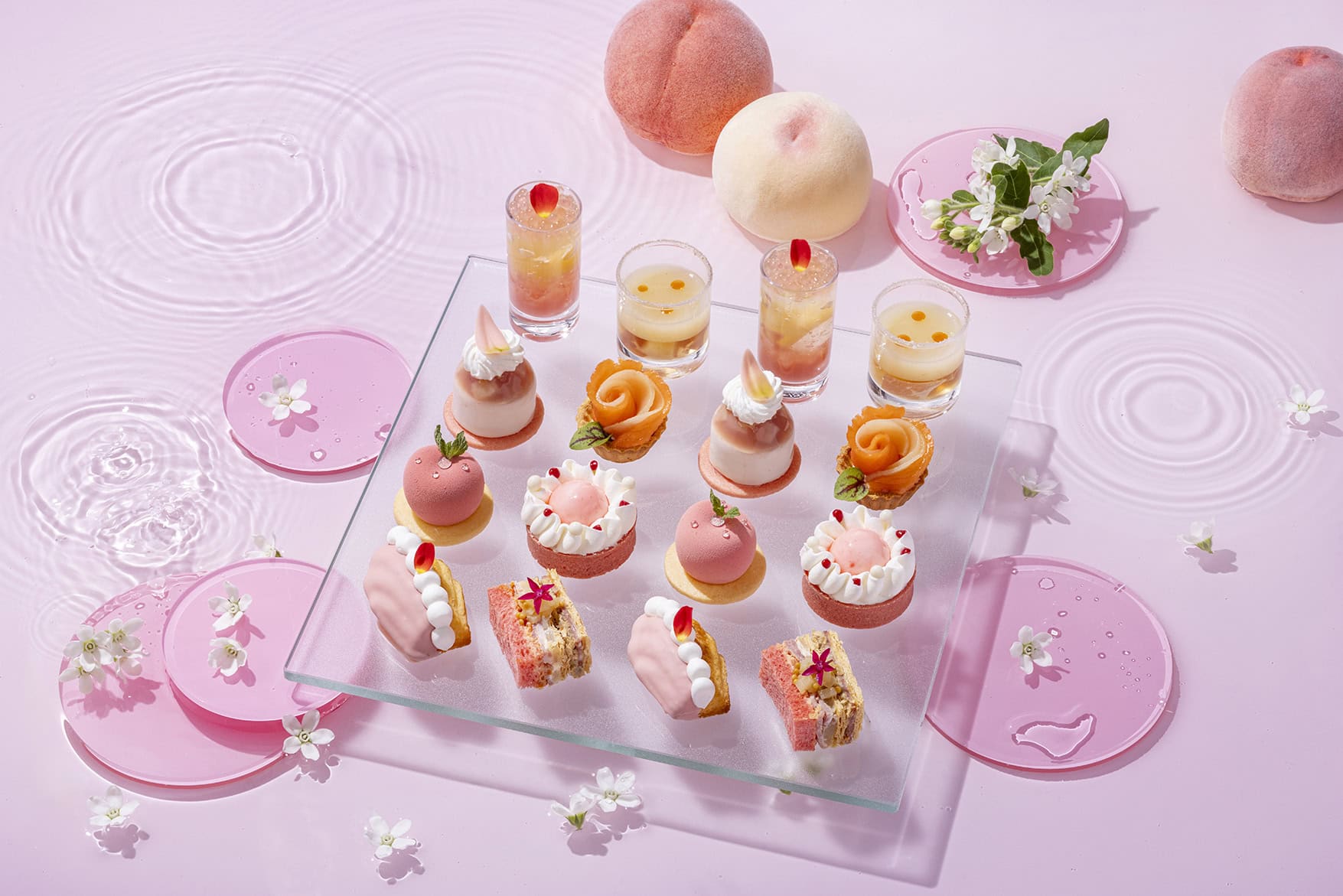 みずみずしい桃がたっぷり♡ 「コンラッド東京」で東京湾の絶景を眺め