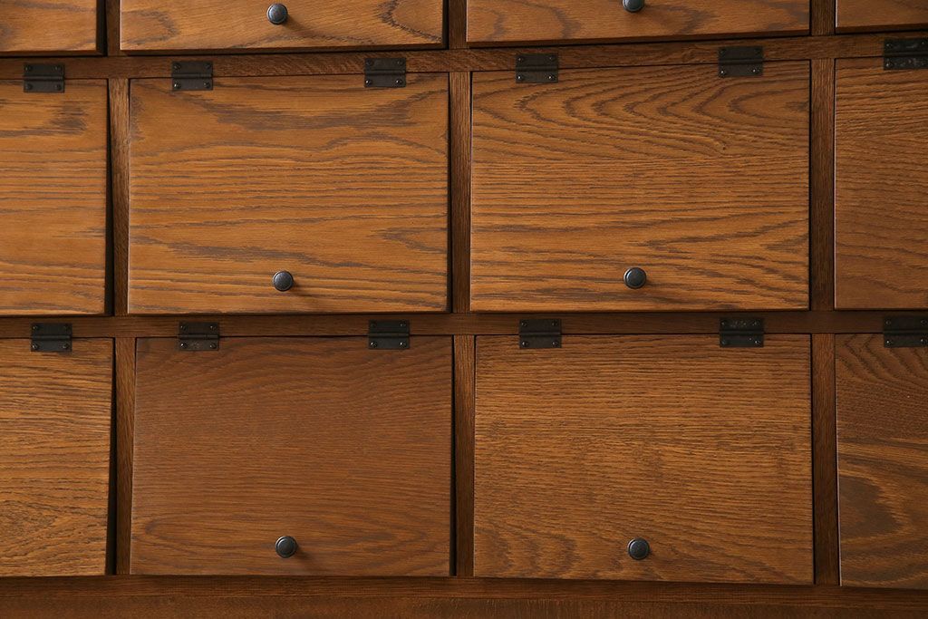 公式】アンティーク家具ラフジュ工房商品詳細ページパタパタ扉の収納棚