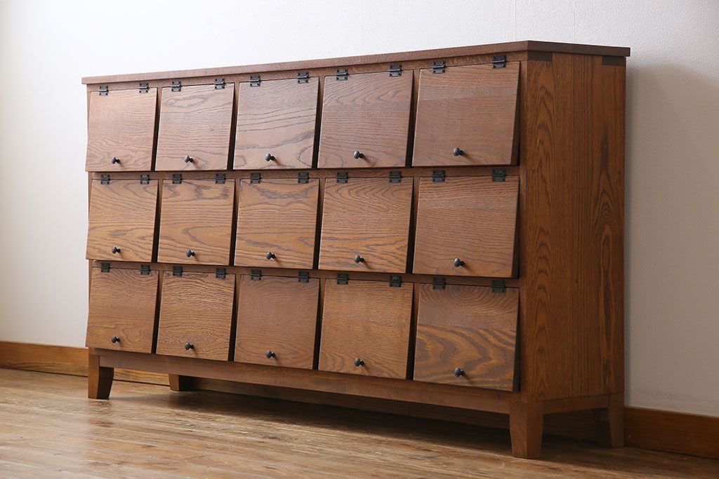 公式】アンティーク家具ラフジュ工房商品詳細ページパタパタ扉の収納棚