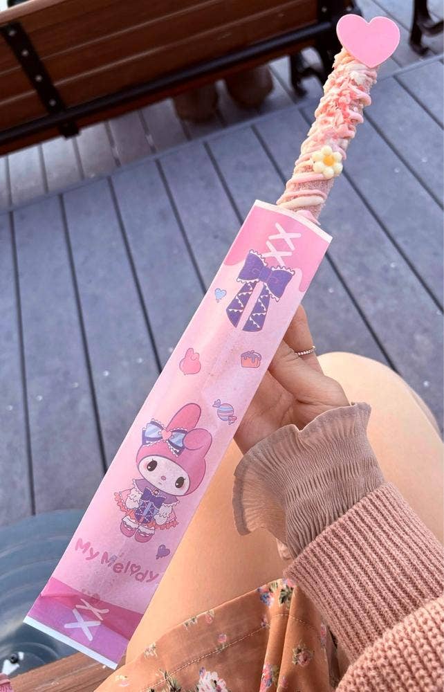 USJ ハローキティのカップケーキ・ドリーム横フードカート