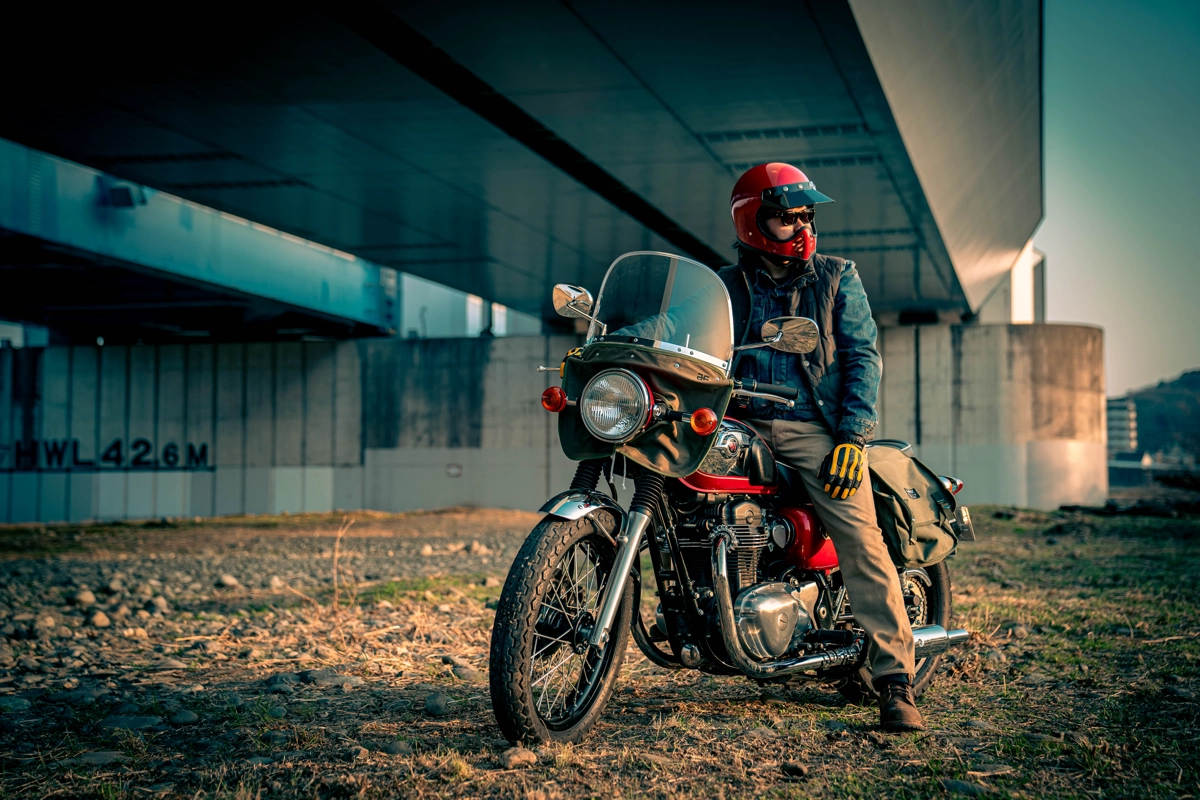 用品レビュー】カワサキW800に旭風防を装着！お手軽に旧車風カスタムが