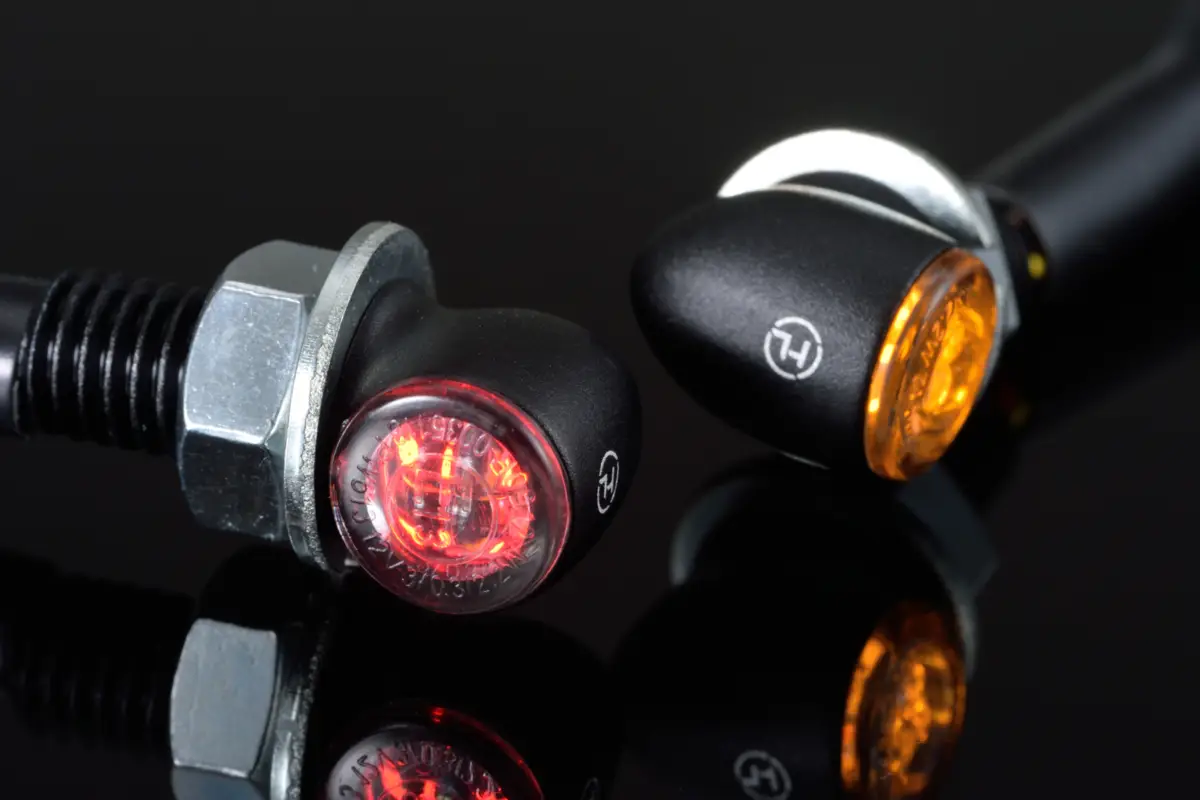 新製品】コインサイズの極小ウインカーがテールランプと一体に