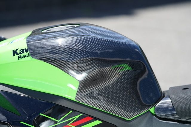 Webike | 才谷屋 サイタニヤ タンクパッド ZX-4R(EK3ZX40TP-W