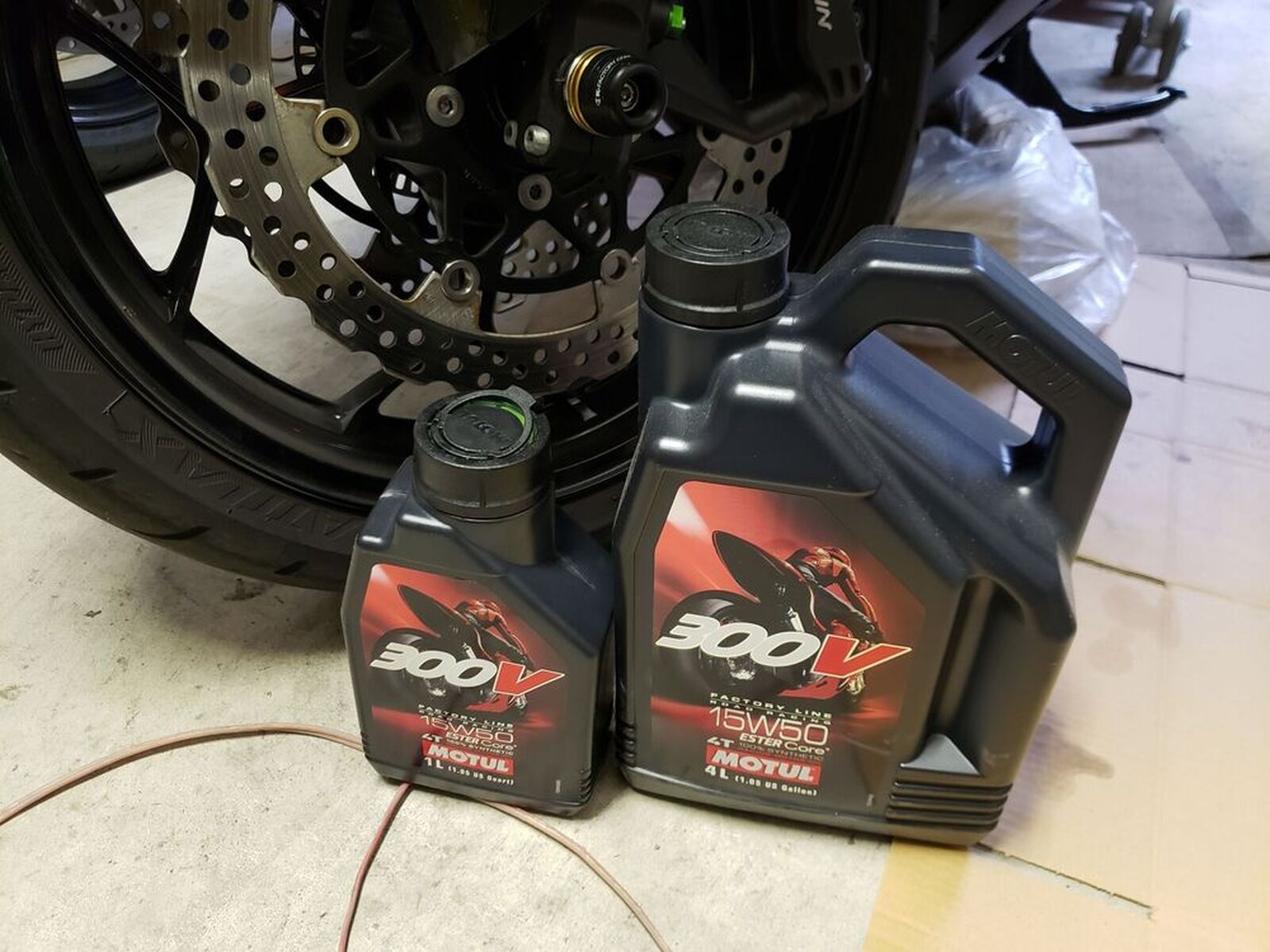 KAWASAKI ZX-14R「エンジンオイル交換」 | ウェビックコミュニティ