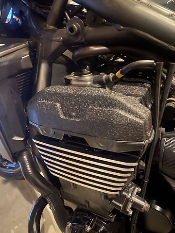 KAWASAKI ZRX1200ダエグ「ヘッドカバー交換☆」 | ウェビックコミュニティ