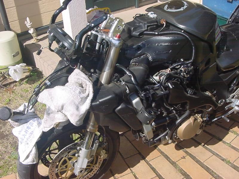 KAWASAKI ZX-12R「シーズンに向けてストリップ整備だぬぅ~ん