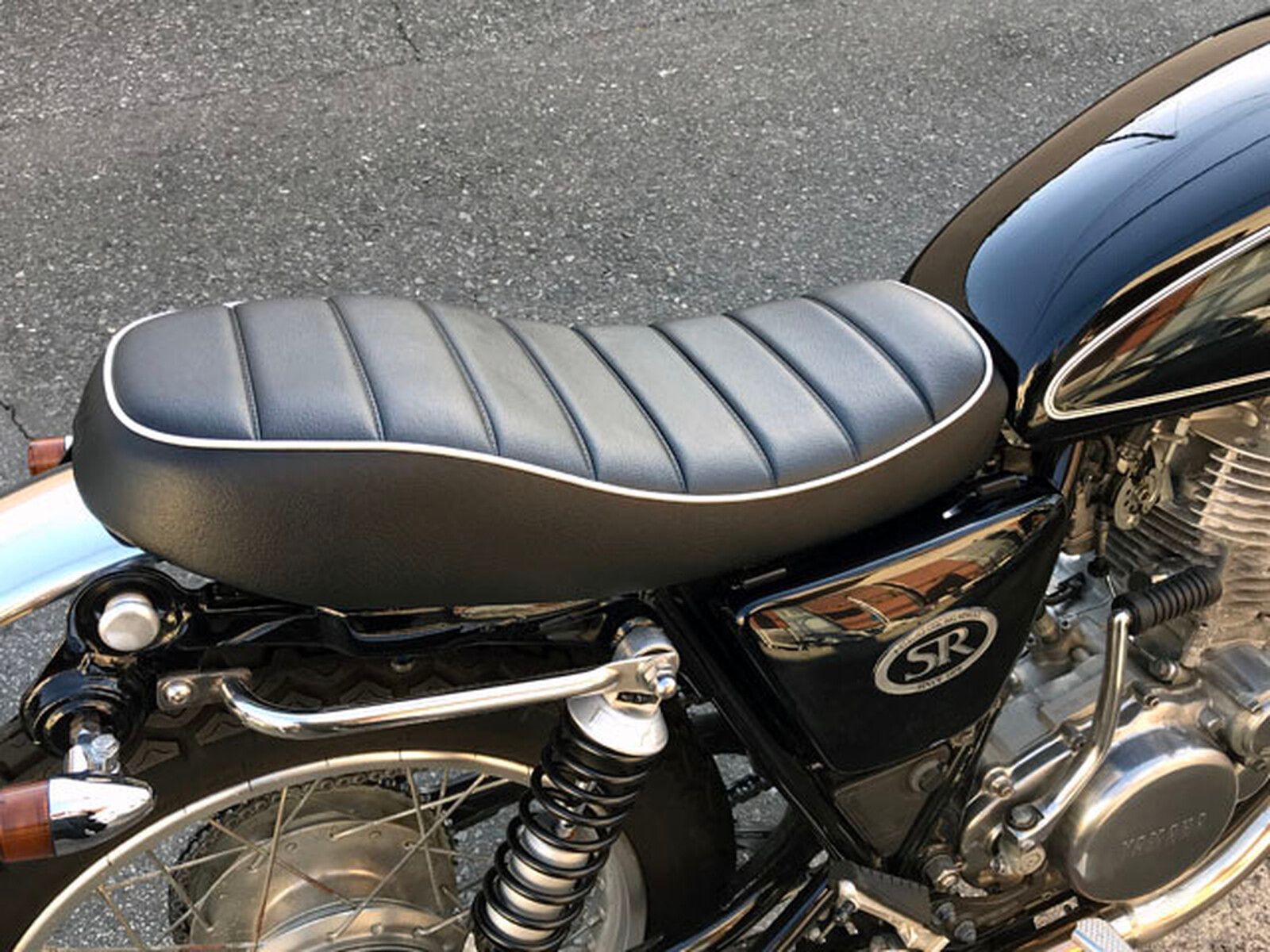 YAMAHA SR400「SRをWMのセミダブルシートIVに交換。」 | ウェビック
