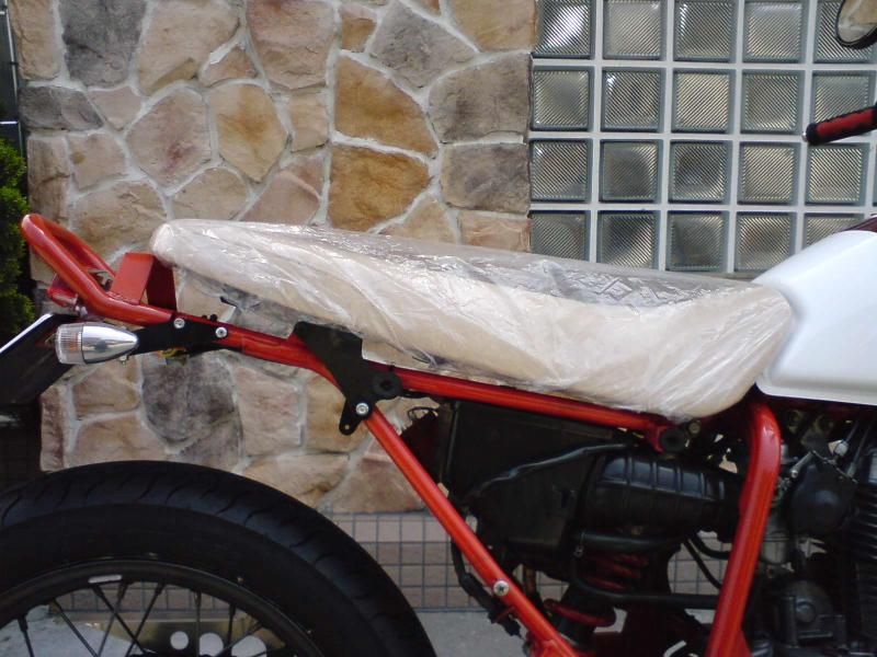 HONDA FTR223「FTRシート交換」 | ウェビックコミュニティ