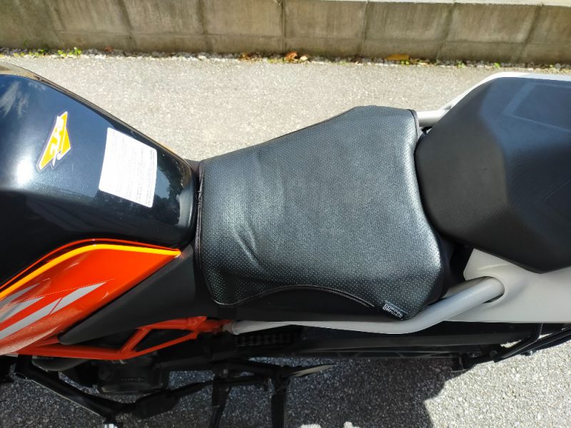 KTM 390 DUKE シート関連 口コミ・動画インプレッション (1) | バイク