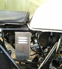 Peyton Place:ペイトンプレイス ステンレス・バッテリーケースを使った