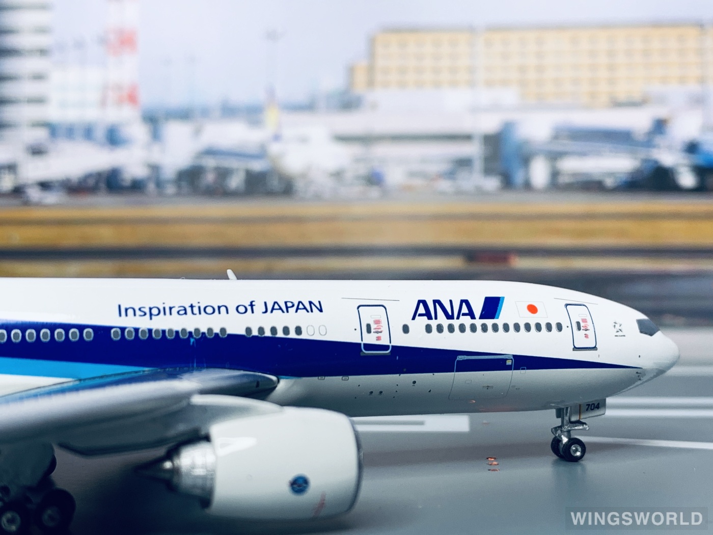 Phoenix 1:400 Boeing 777-200 ANA 全日空PH11118 JA704A 2003s colors