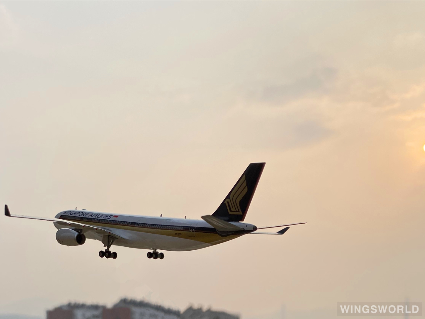 Phoenix 1:400 Airbus A330-300 Singapore Airlines 新加坡航空PH10877