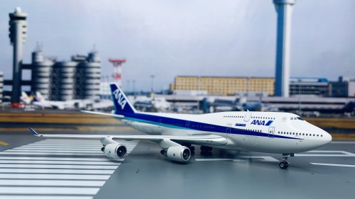 Phoenix 1:400 Boeing 747-400 ANA 全日空PH04371 JA8097 HAPPY FLIGHT