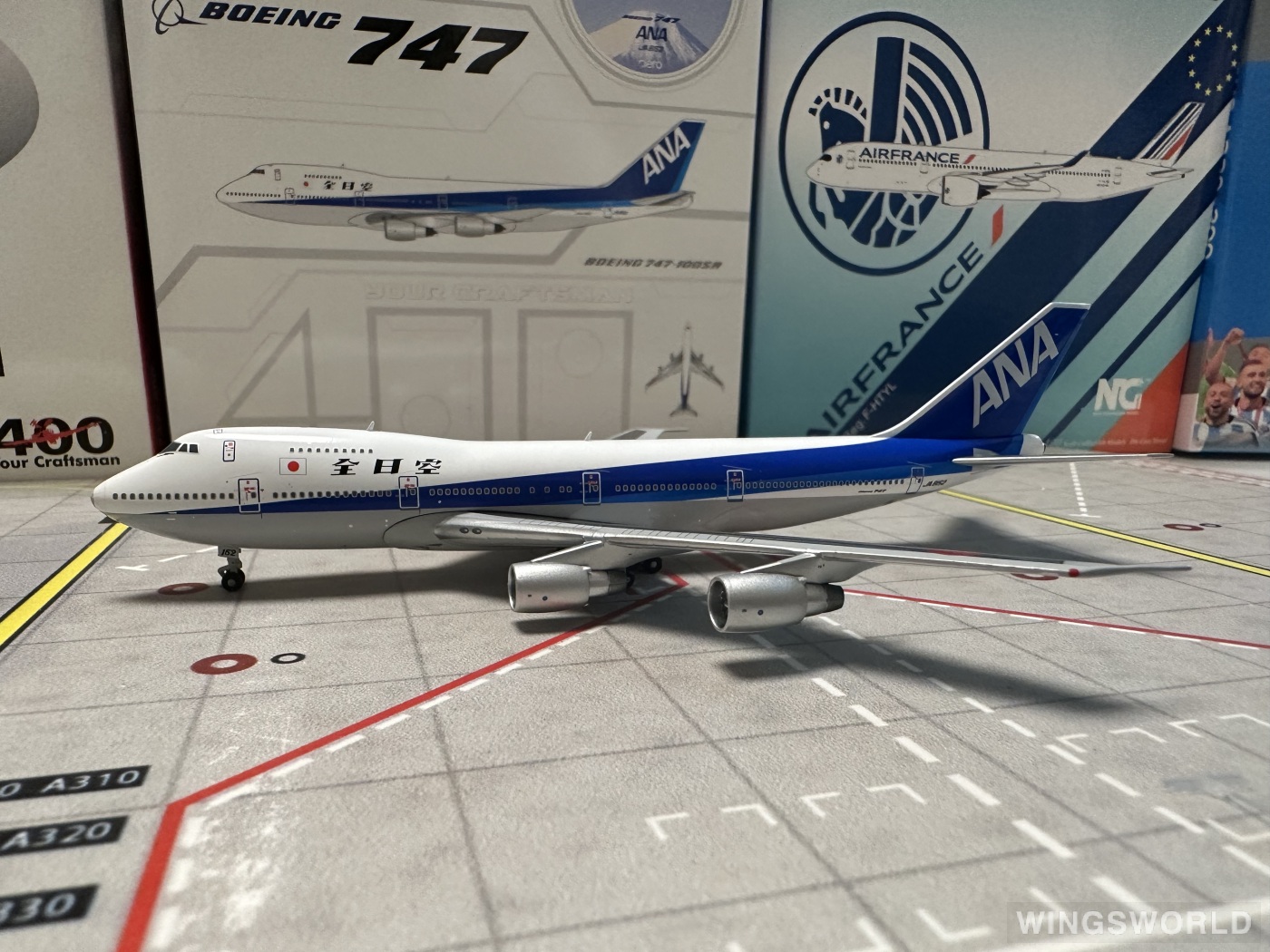 Big Bird 1:400 Boeing 747-100 ANA 全日空BB4-741-003 JA8152 的照片