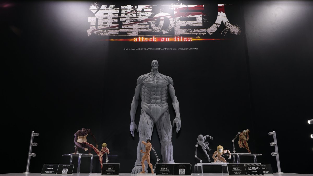 海洋堂『MEGA SOFVi 進撃の巨人 超大型巨人』商品化決定！破壊の神、大