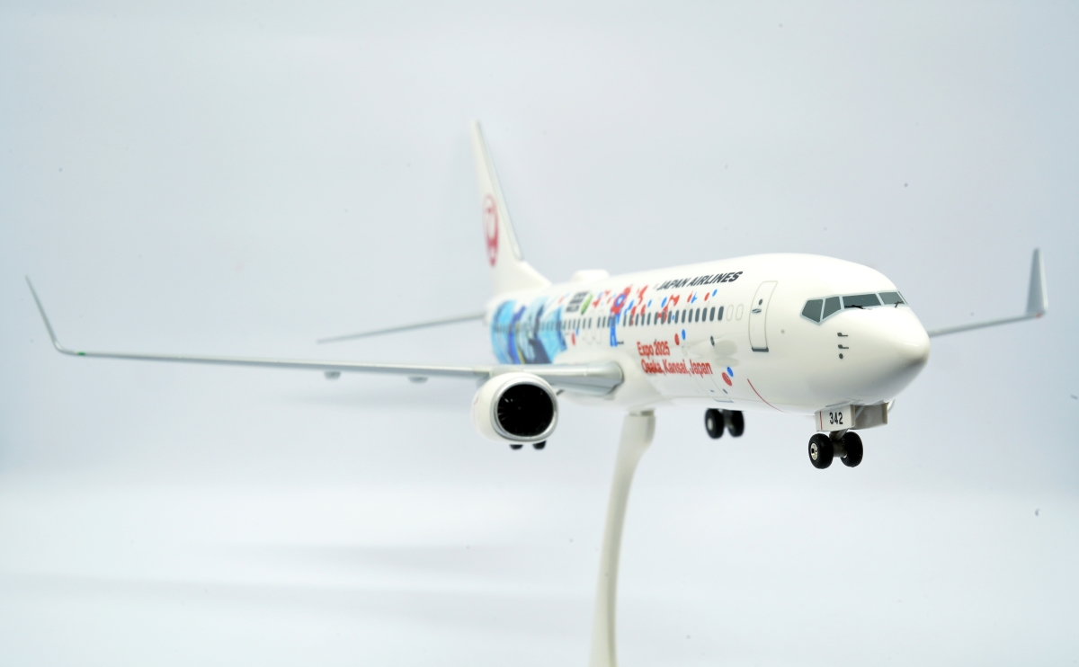 1/130 Boeing 737-800 (JA343J) Japan Airlines (JAL) X Gundam 2025