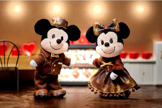 2022＞ディズニーストアからバレンタイングッズが登場！GODIVAとの共同