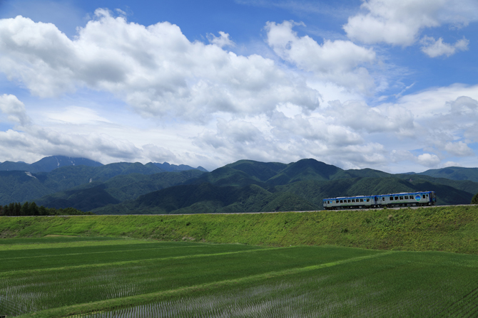 長野・山梨】日本一標高の高い地点を走る鉄道「JR小海線」で高原絶景を