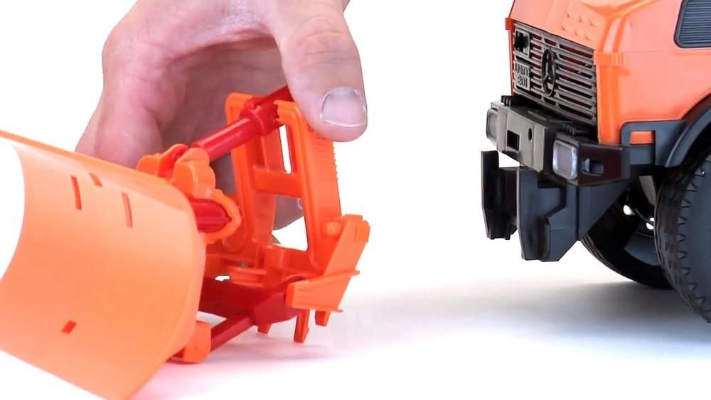 Bruder ブルーダー]Pro Series MB Unimog除雪車 - 木のおもちゃ